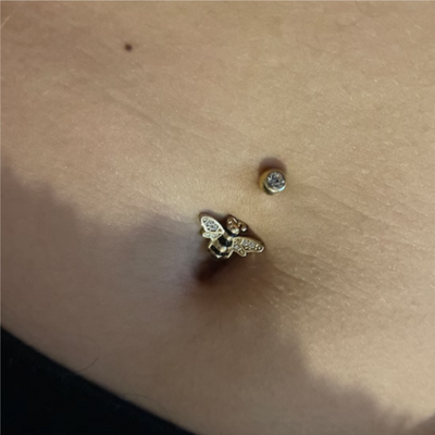 BELLY BUTTON BEE RING