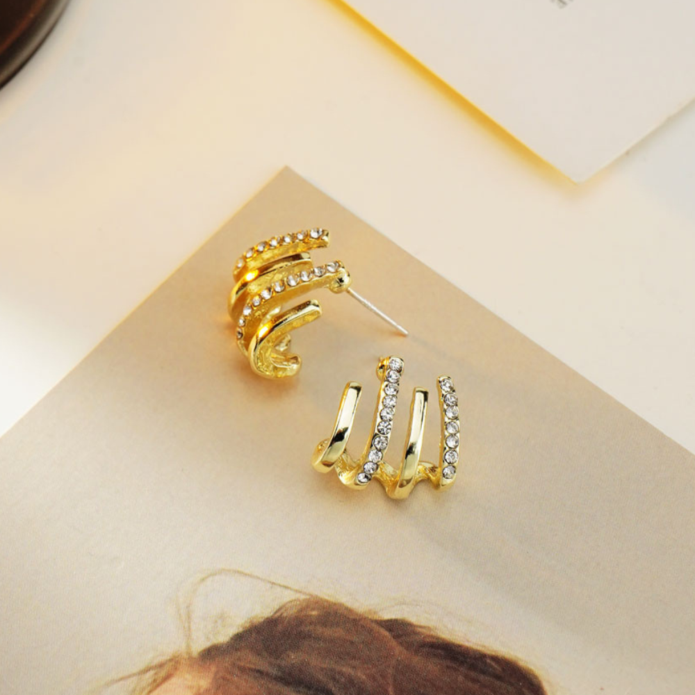 GLITTERY CLAW EARRINGS (PAIR)