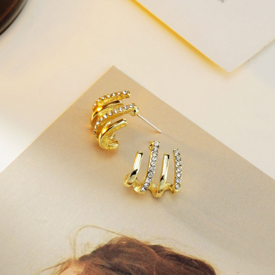 GLITTERY CLAW EARRINGS (PAIR)