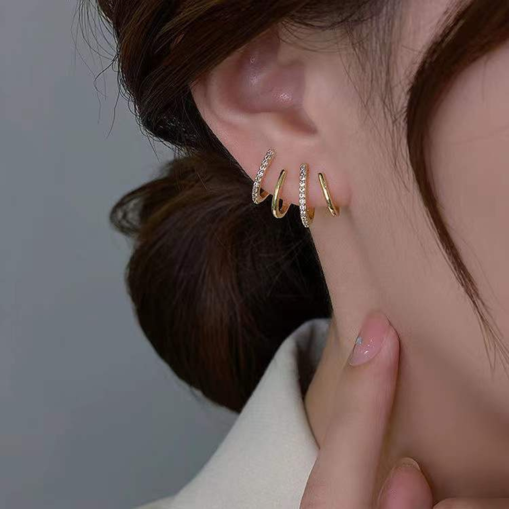 GLITTERY CLAW EARRINGS (PAIR)