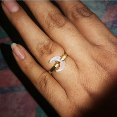 RAINBOW MOONSTONE RING (ADJUSTABLE)