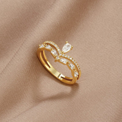Queen Chic Crystal Ring