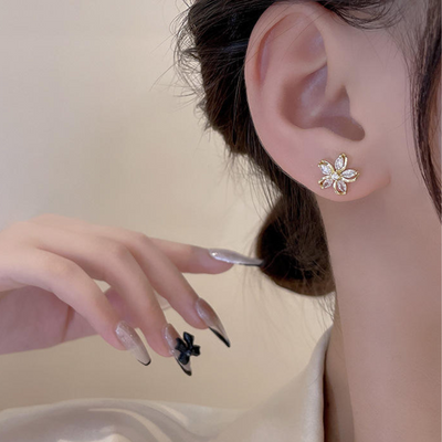 EXQUISITE FLOWER EARRINGS (PAIR)