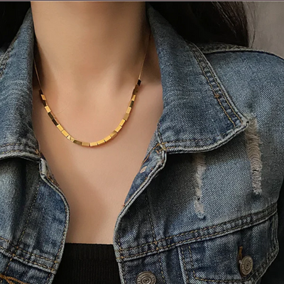 GOLDEN LUXE BAR NECKLACE