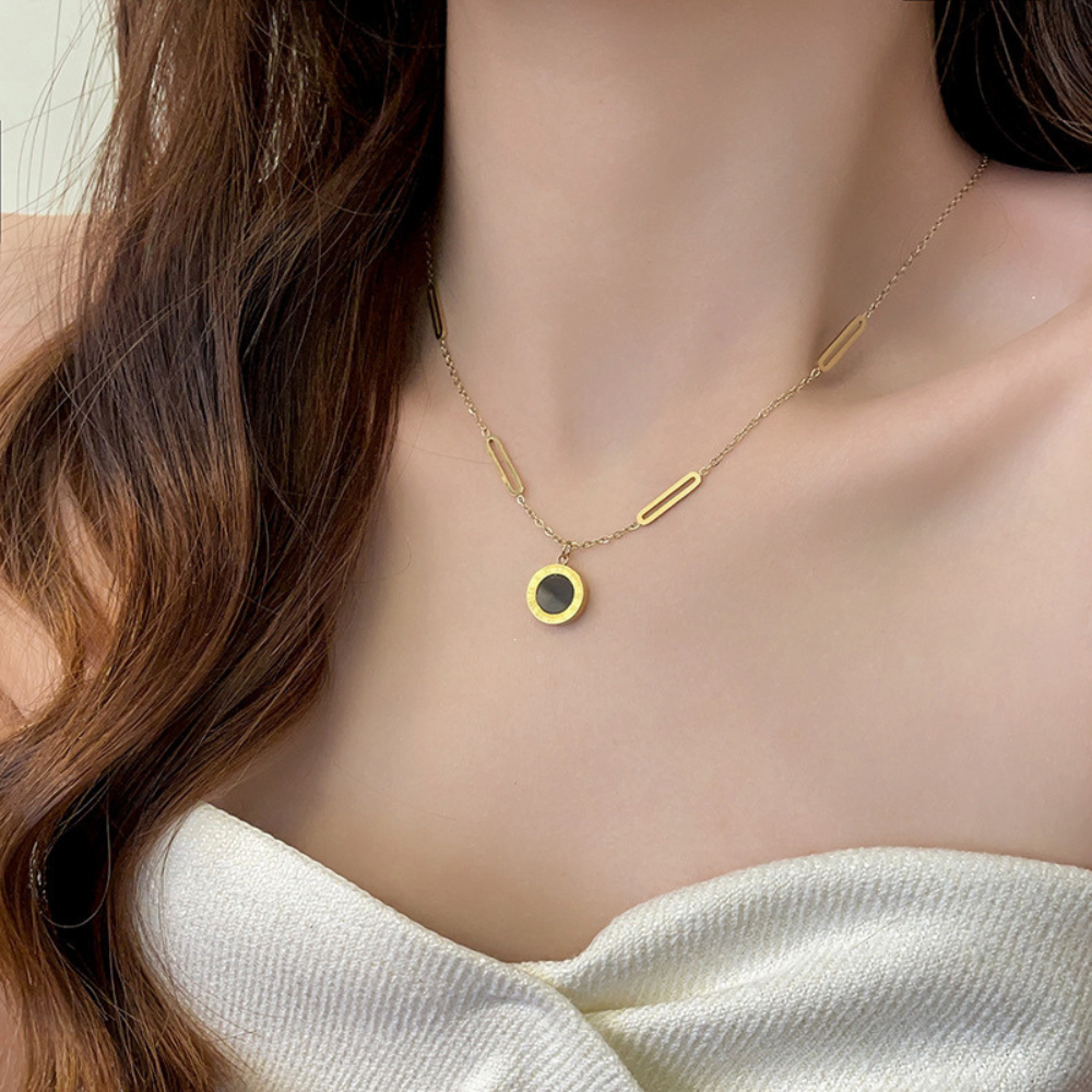 CLASSIC ROMAN NECKLACE