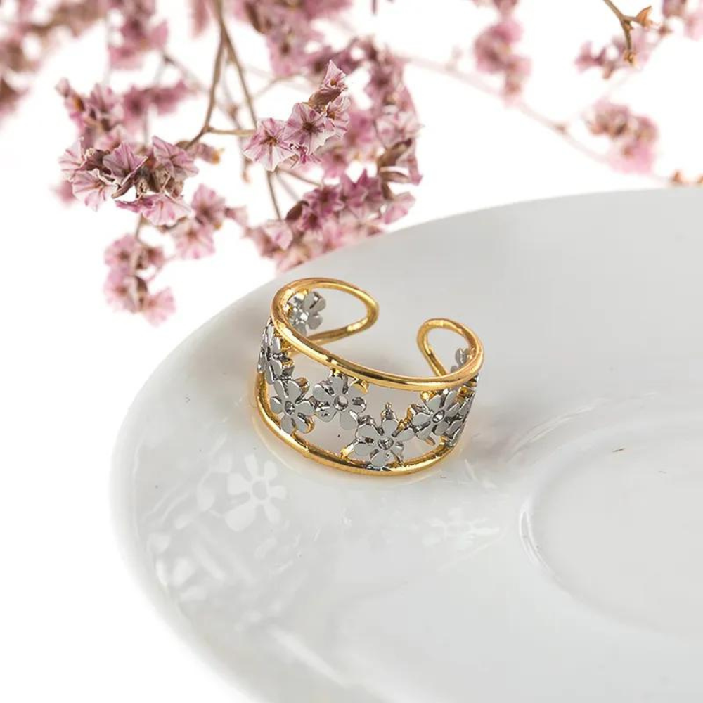 FLORAL PETALS RING (ADJUSTABLE)