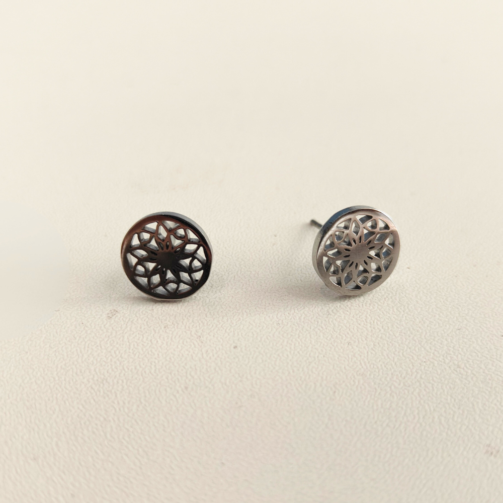 SILVER MANDALA STUDS (PAIR)