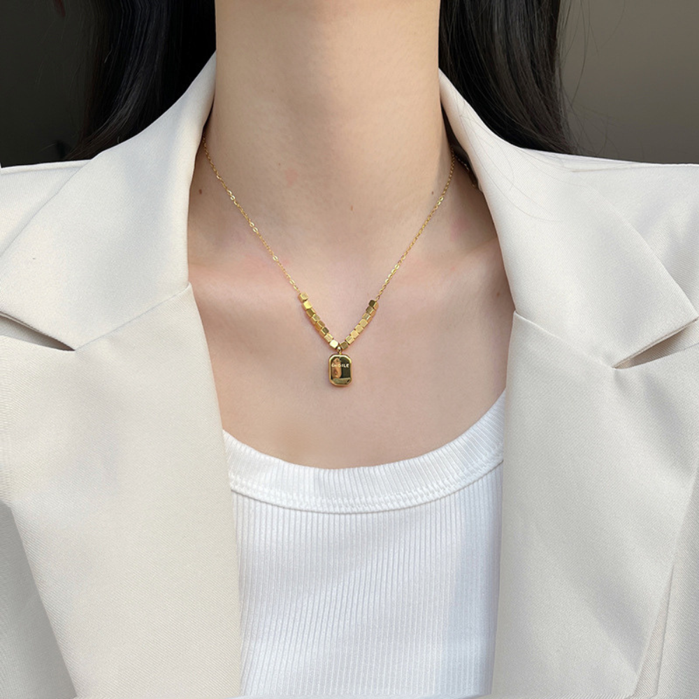 GOLDEN BLOCK NECKLACE