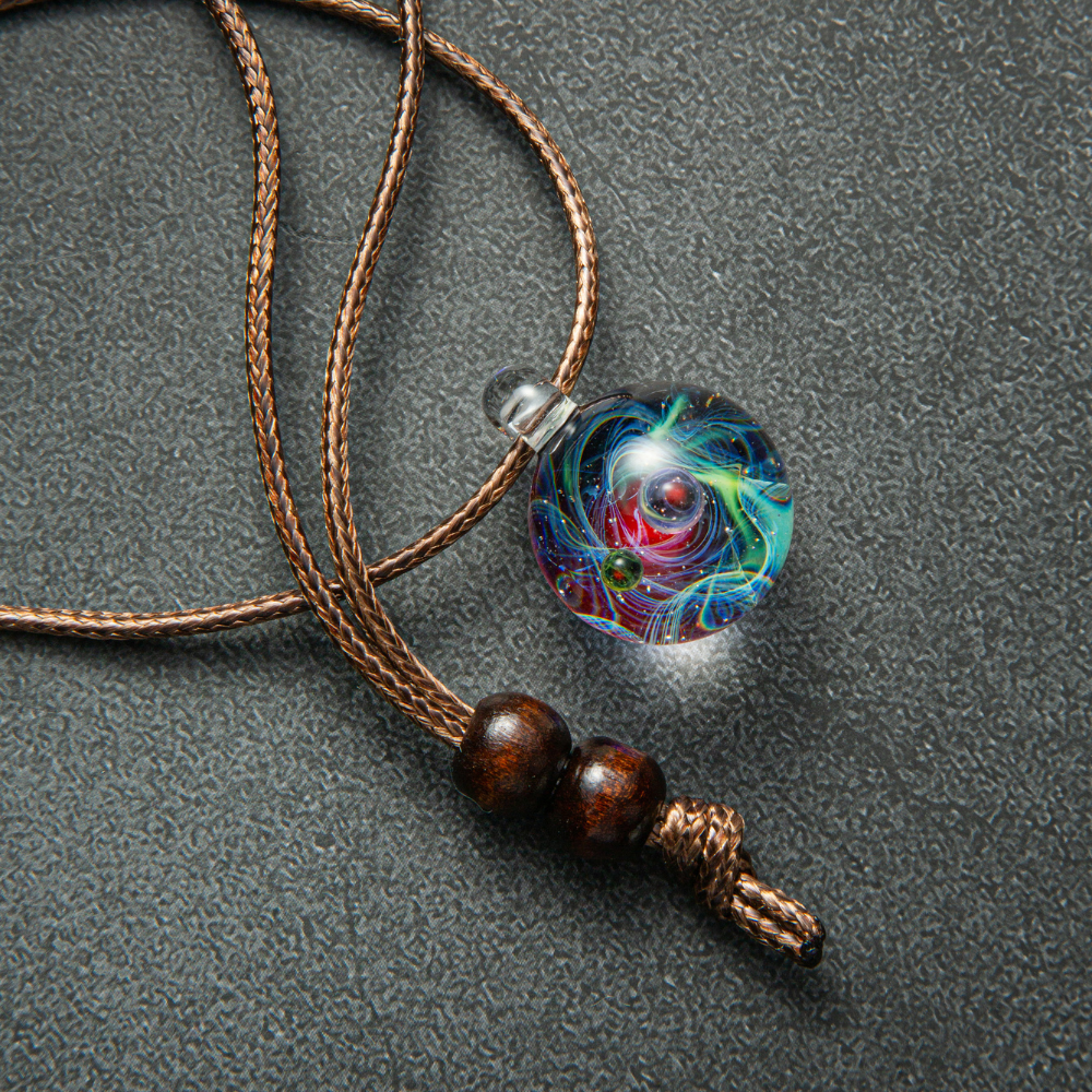 UNIVERSE NECKLACE