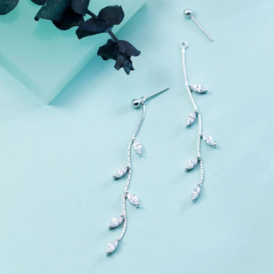 DANGLING LEAVES EARRINGS (PAIR)