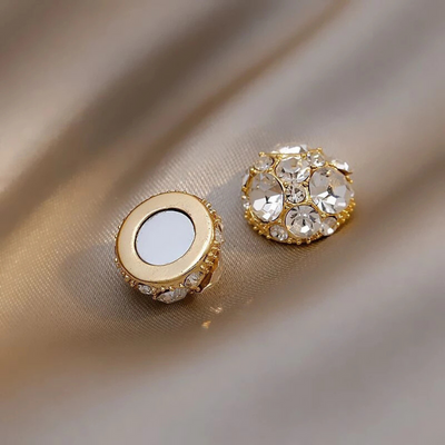 SOLITAIRE MAGNETIC EARRINGS (PAIR)
