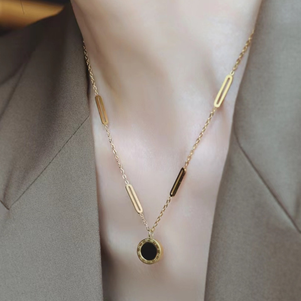 CLASSIC ROMAN NECKLACE