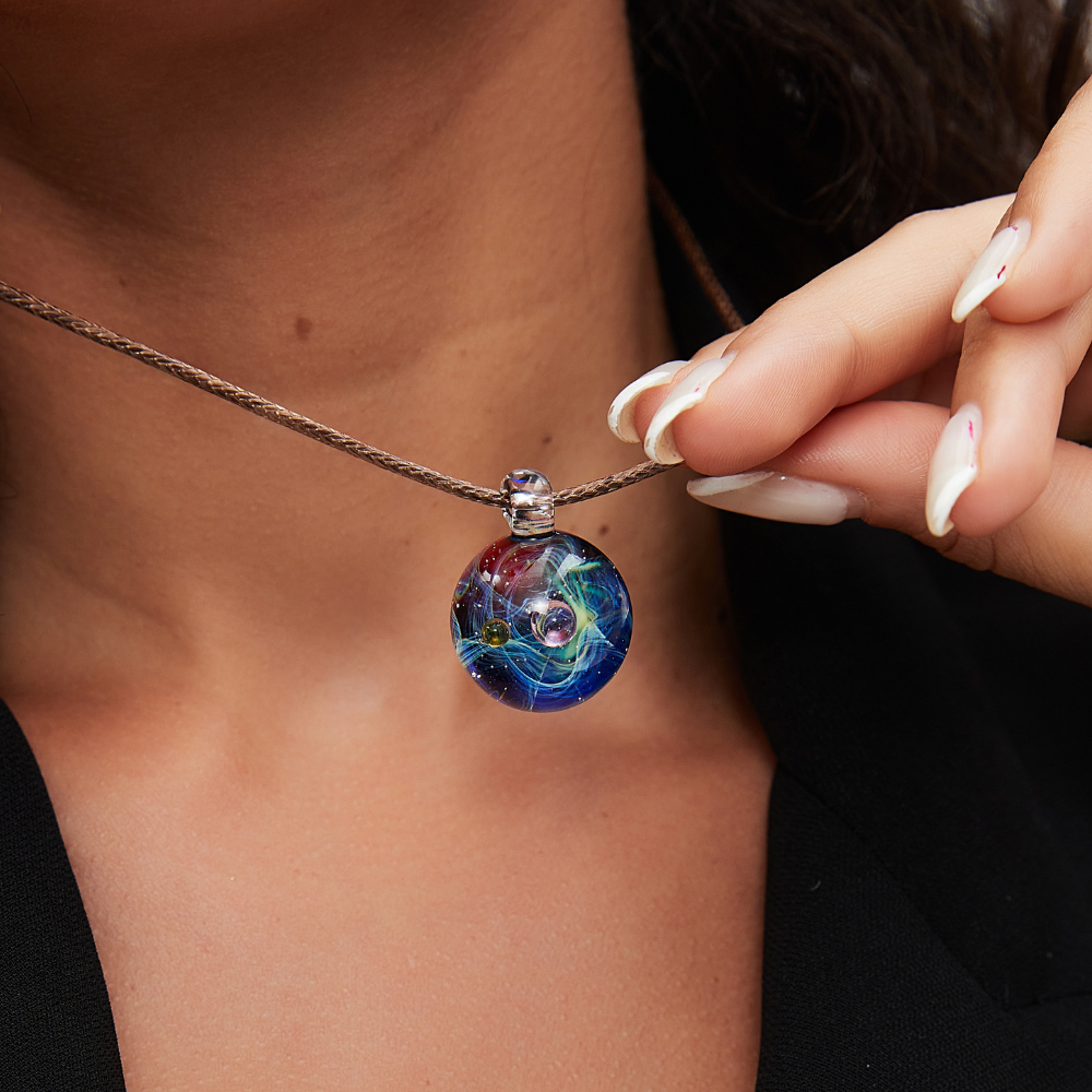 UNIVERSE NECKLACE