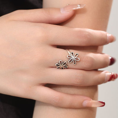 SIX PETALS FLOWER RING (ADJUSTABLE)