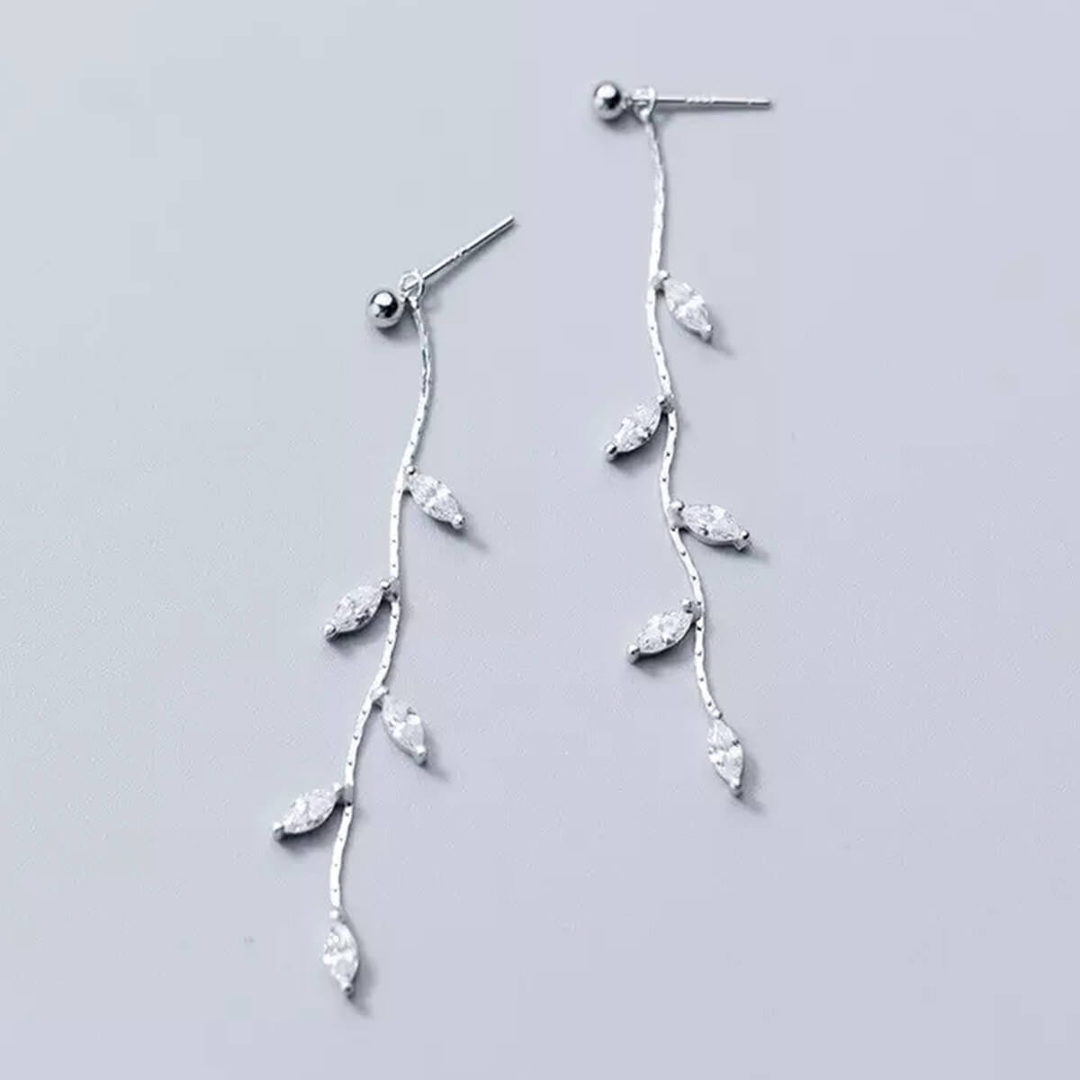 DANGLING LEAVES EARRINGS (PAIR)