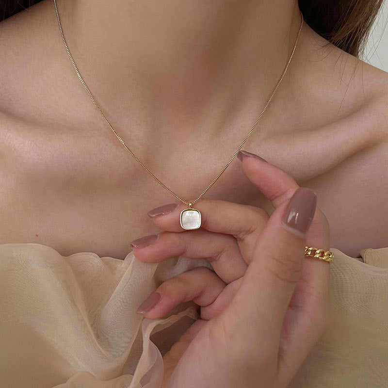 Sophie Gold Chain Pearl Pendant
