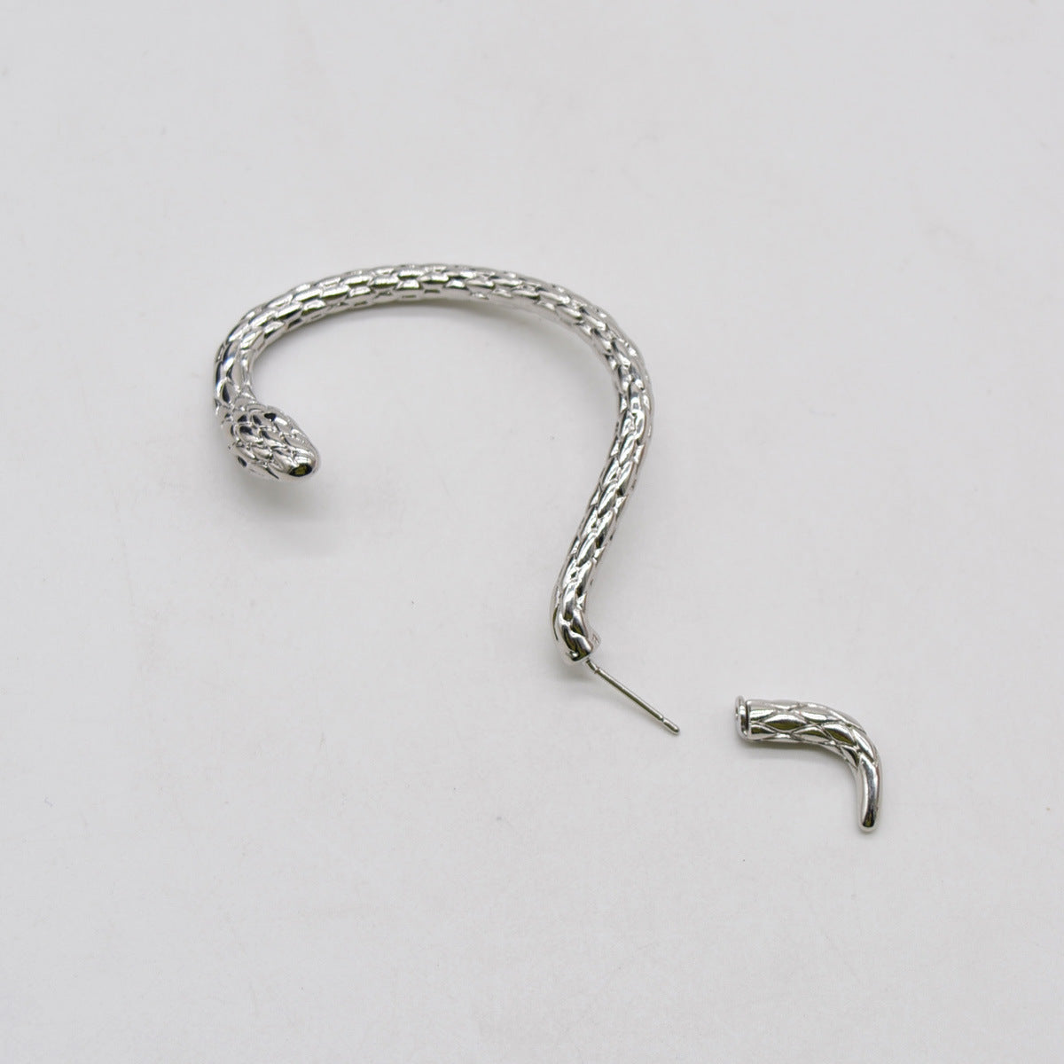 SLYTHERIN EARCUFF EARRINGS