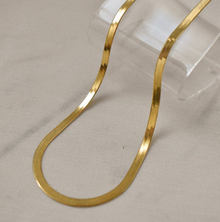 GOLD HERRINGBONE NECKLACE