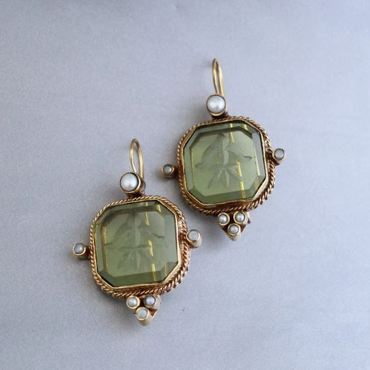Charm - Green Pearl Earrings