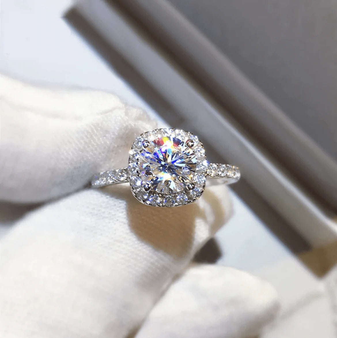 The Oleana Shimmer Band Ring